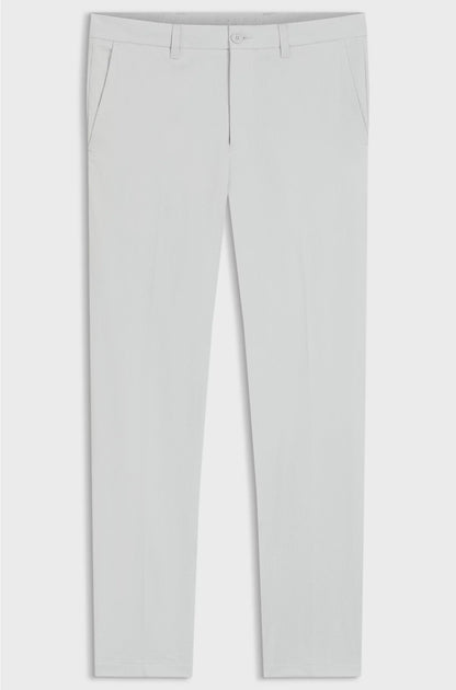 SLIM-FIT CHINOS IN STRETCH SEERSUCKER